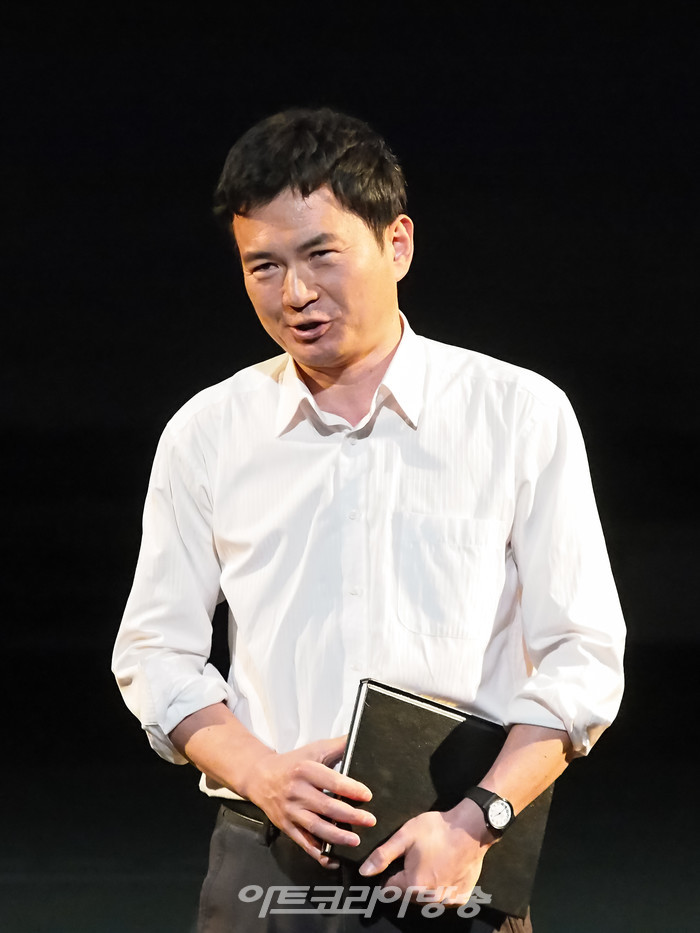 연극 '벗' 프레스콜(정진우역 정나진) 2022.12.01 사진 ⓒ아트코리아방송 이용선 기자​