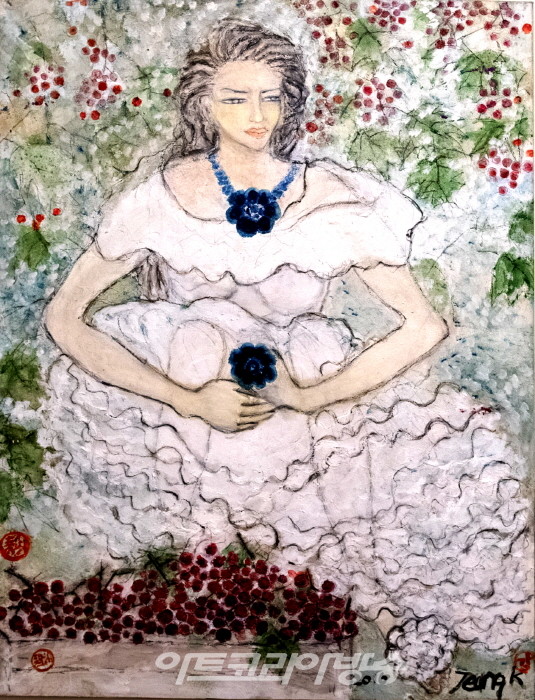 강정희-하얀드레스와 블루보석