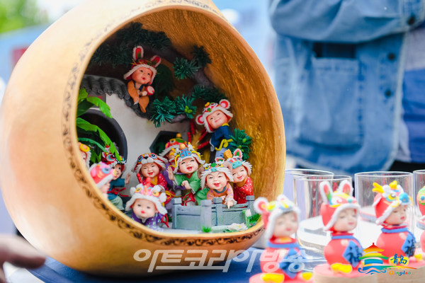 칭다오 무형문화재 작품 전시