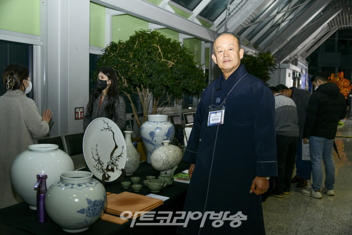 제9회 국회 특별기획전 '김동흥 작가 부스개인전'