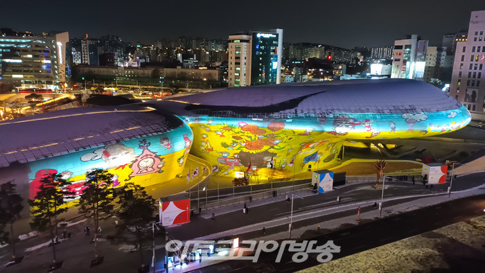 서울라이트 DDP 부감 촬영. 2022.12.16 사진 ⓒ아트코리아방송 이용선 기자​
