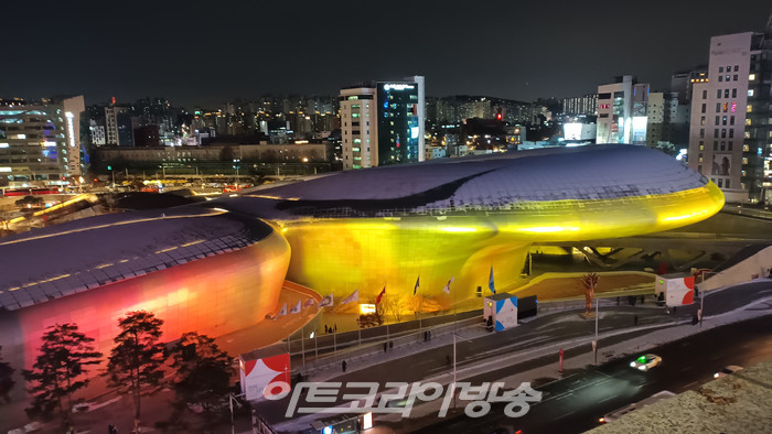 서울라이트 DDP 부감 촬영( 2022.12.16 사진 ⓒ아트코리아방송 이용선 기자​