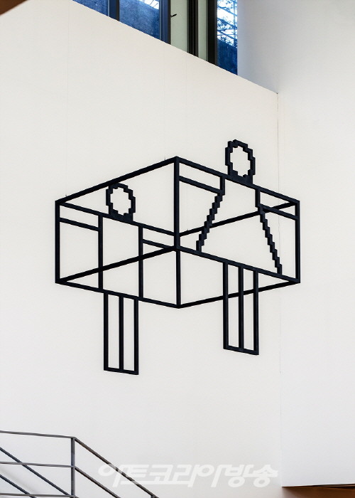홍승혜(b. 1959)〈공중 무도회〉2020Polyurethane on plywood144 x 117.6 x 120 cm