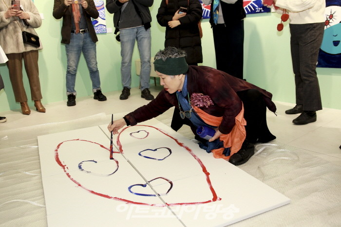 임경숙 초대전 'Love and PEACE'-퍼포먼스