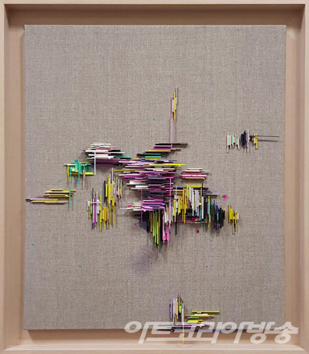  between-space-with_45.5x56cm_acrylic, wood with canvas_2022 / 이진형 _ 마리나 갤러리