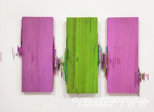 april_44x30cm_acrylic, wood on canvas_2022 / 이진형 _ 마리나 갤러리