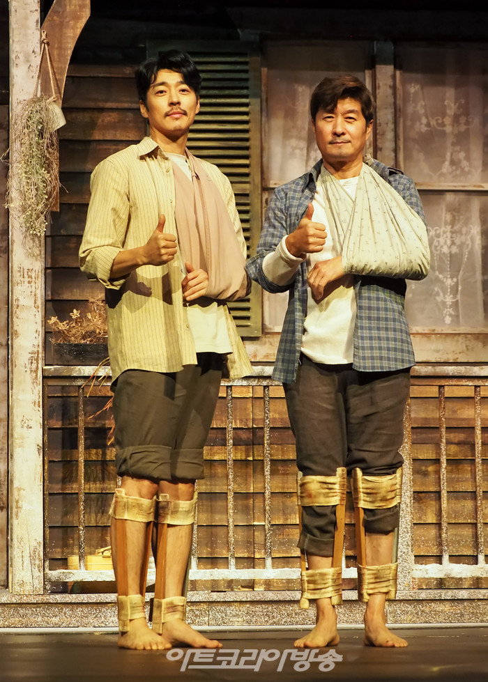 연극 '미저리' 프레스콜(폴 셸던 역 서지석, 김상중) 2022.12.27 사진 ⓒ아트코리아방송 이용선 기자​