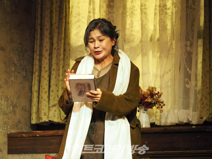 연극 '미저리' 프레스콜(애니 월크스 역 길해연) 2022.12.27 사진 ⓒ아트코리아방송 이용선 기자​