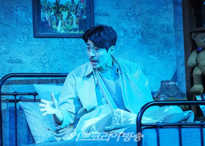 연극 '미저리' 프레스콜(폴 셸던 역 서지석) 2022.12.27 사진 ⓒ아트코리아방송 이용선 기자​