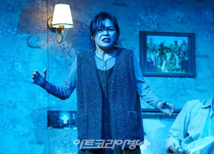 연극 '미저리' 프레스콜(애니 월크스 역 길해연) 2022.12.27 사진 ⓒ아트코리아방송 이용선 기자​