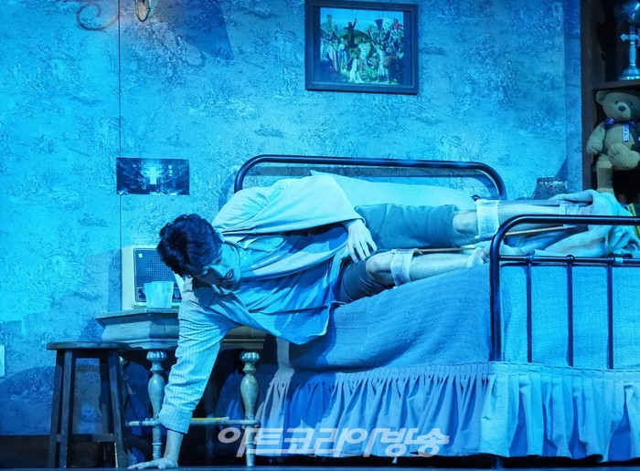 연극 '미저리' 프레스콜(폴 셸던 역 서지석) 2022.12.27 사진 ⓒ아트코리아방송 이용선 기자​