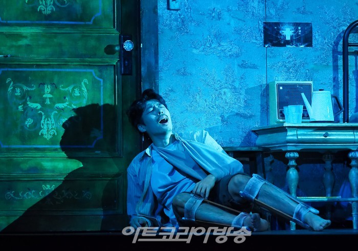 연극 '미저리' 프레스콜(폴 셸던 역 서지석) 2022.12.27 사진 ⓒ아트코리아방송 이용선 기자​