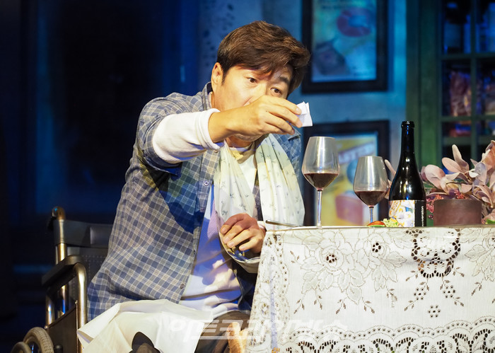 연극 '미저리' 프레스콜(폴 셸던 역 김상중) 2022.12.27 사진 ⓒ아트코리아방송 이용선 기자​