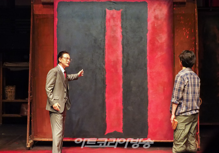 연극 '레드' 프레스콜(켄 역 강승호, 마크 로스코 역 정보석) 2022.12.28 사진 ⓒ아트코리아방송 이용선 기자​