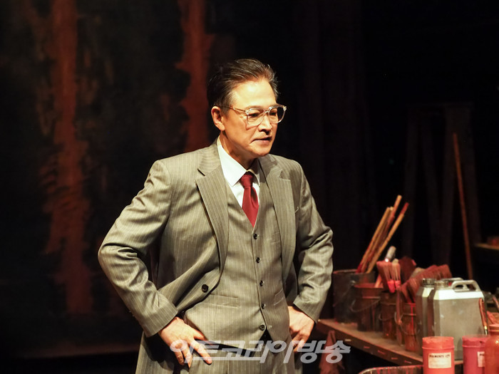 연극 '레드' 프레스콜(마크 로스코 역 정보석) 2022.12.28 사진 ⓒ아트코리아방송 이용선 기자​