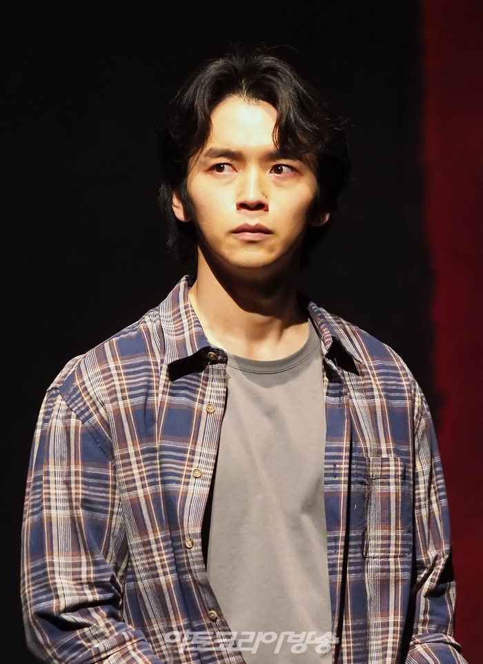 연극 '레드' 프레스콜(켄 역 강승호) 2022.12.28 사진 ⓒ아트코리아방송 이용선 기자​