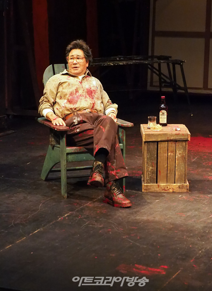 연극 '레드' 프레스콜(마크 로스코 역 유동근) 2022.12.28 사진 ⓒ아트코리아방송 이용선 기자​