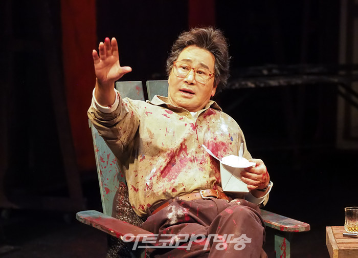연극 '레드' 프레스콜(마크 로스코 역 유동근) 2022.12.28 사진 ⓒ아트코리아방송 이용선 기자​