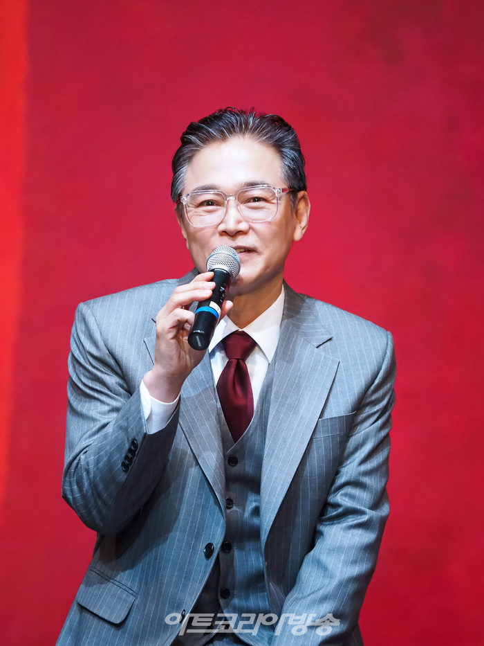 연극 '레드' 프레스콜(마크 로스코 역 정보석) 2022.12.28 사진 ⓒ아트코리아방송 이용선 기자​