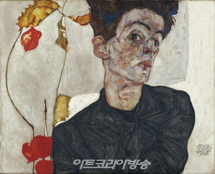 에곤 쉴레, 중국 등불 식물과 자화상 (1912). 도쿄 메트로폴리탄 미술관 & 레오폴드 미술관 제공.