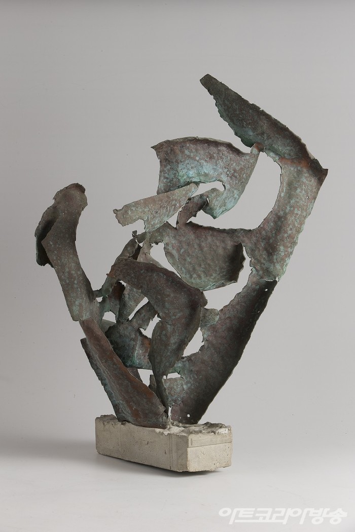 LMSC-0104 구성, 연도미상, 52x40x22.3cm, 철판 / 이응노미술관 소장품전