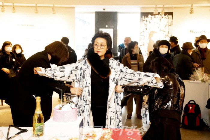 남기희작가 작품의상 착복식  패션기업THESTYLE&plus hong후원 (임은정대표)