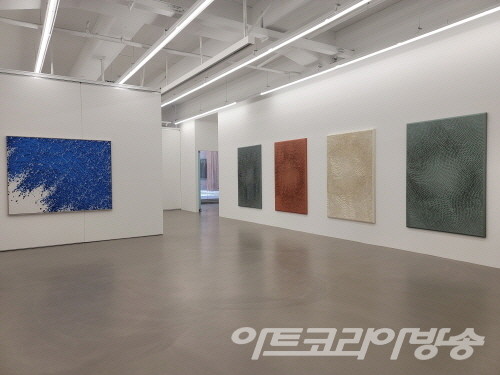 White Rainbow 展 전시전경_아트조선스페이스