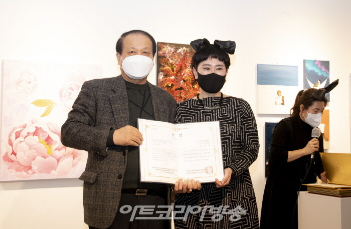 제9회 인사동 감성미술제 '상상초월'展-아트코리아방송 회장상 김문자 작가