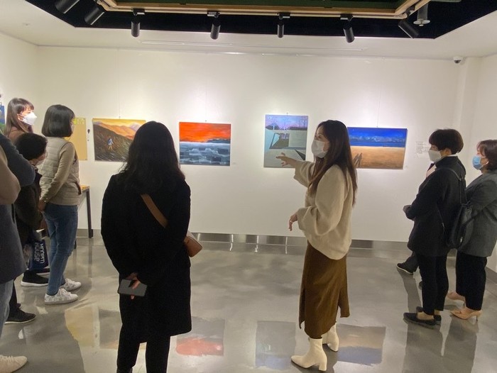     필자의 개인전을 통해 관객들의 심리적 투사를 확인하는 과정(2020년, 갤러리 라포애)