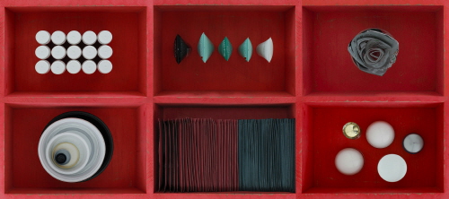 책가의 일회용품#02_90x40cm_피그먼트프린트_2021 ⓒ 김미자 '책가풍경' 展