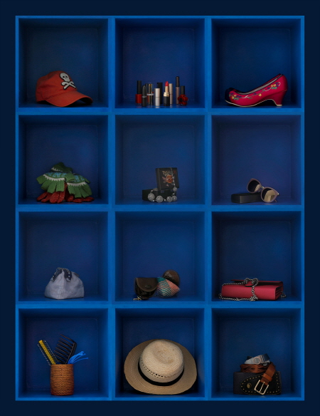 자기중심적 정물#03_77x100cm_피그먼트프린트_2021 ⓒ 김미자 '책가풍경' 展