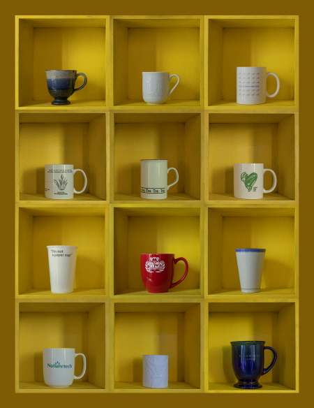 자기중심적 정물#04_77x100cm_피그먼트프린트_2021 ⓒ 김미자 '책가풍경' 展