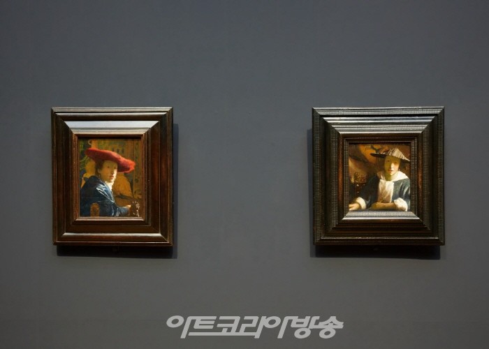 베르메르 국립미술관의 빨간 모자를 쓴 소녀 와 플루트를 든 소녀