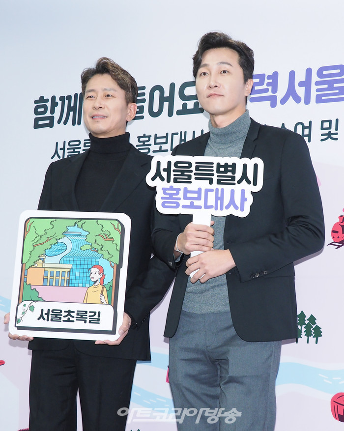 서울홍보대사 감사패 수여 및 위촉식(정신과 의사 형제 양브로(양재진-양재웅)) 2023.02.16 사진 ⓒ아트코리아방송 이용선 기자​