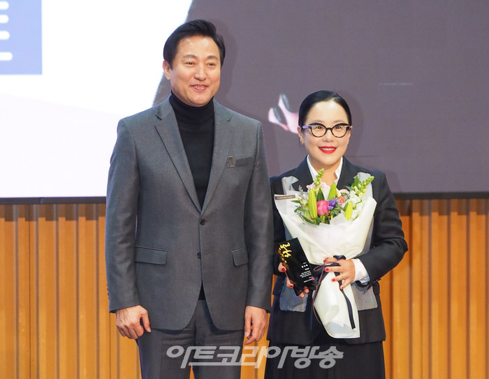 서울홍보대사 감사패 수여 및 위촉식(메이크업 아티스트 정샘물) 2023.02.16 사진 ⓒ아트코리아방송 이용선 기자​