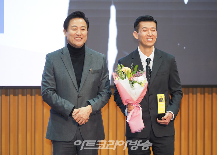 서울홍보대사 감사패 수여 및 위촉식(방송인 션) 2023.02.16 사진 ⓒ아트코리아방송 이용선 기자​