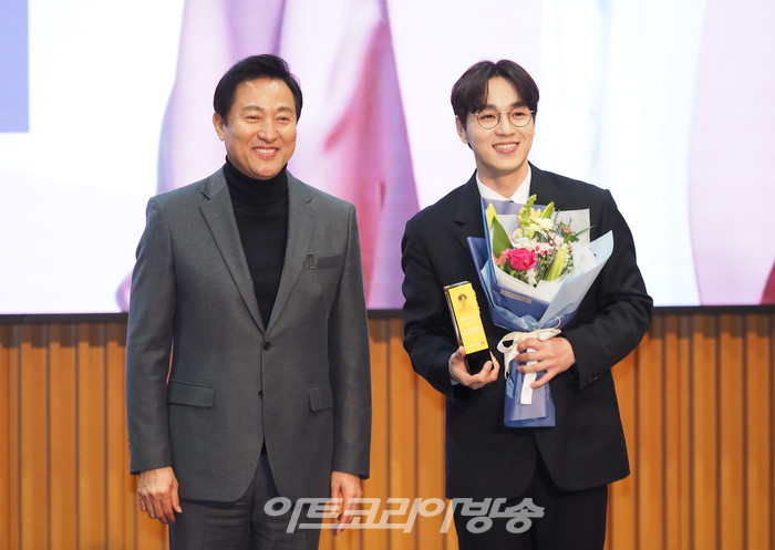 서울홍보대사 감사패 수여 및 위촉식(가수 이석훈) 2023.02.16 사진 ⓒ아트코리아방송 이용선 기자​