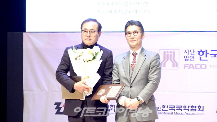 문화공로상 -김희수 진도군수(대리수상)