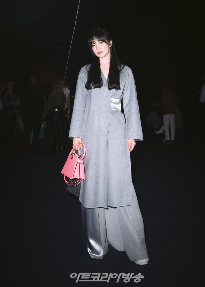 펜디(FENDI) 2023 가을-겨울 여성 컬렉션 패션쇼(송혜교) 제공 펜디