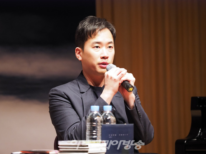 음악감독 정재일 레이블 데카(DECCA)에서 데뷔 앨범 '리슨(LISTEN)' 기자간담회. 2023.02.24 사진 ⓒ아트코리아방송 이용선 기자​