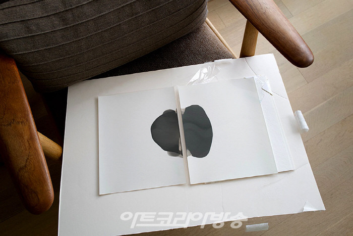 Alison Rossiter, Dassonville Ebony, 1961년 3월 만료(A) (2012년 처리됨)