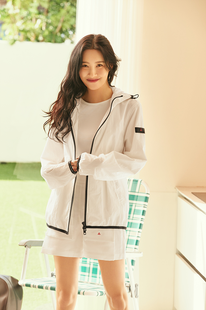 이탈리아 프리미엄 브랜드 '페트레이(PEUTEREY)'와 함께한 선미 23SS 화보. 제공 페트레이