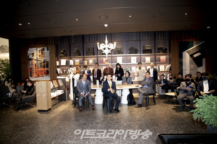 아트토큰, 헤럴드 옥션과 첫 기획전 '안종연 작가 개인전'