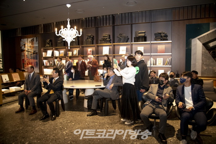 아트토큰, 헤럴드 옥션과 첫 기획전 '안종연 작가 개인전'