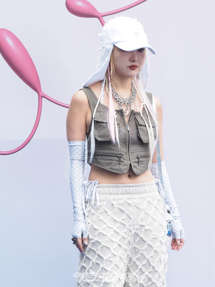 '2023 F/W 서울패션위크' 오프닝 이성동 디자이너의 얼킨(Ul:kin) 패션쇼 포토월(크리에이터 챌미) 2023.03.15 사진 ⓒ아트코리아방송 이용선 기자​​