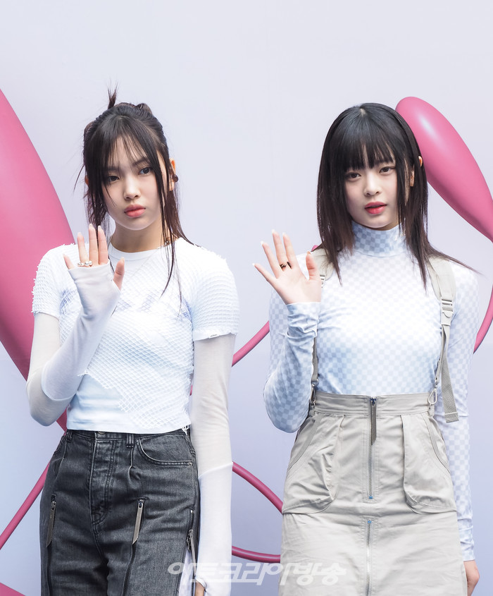 '2023 F/W 서울패션위크' 오프닝 이성동 디자이너의 얼킨(Ul:kin) 패션쇼 포토월(뉴진스 혜인-하니) 2023.03.15 사진 ⓒ아트코리아방송 이용선 기자​​