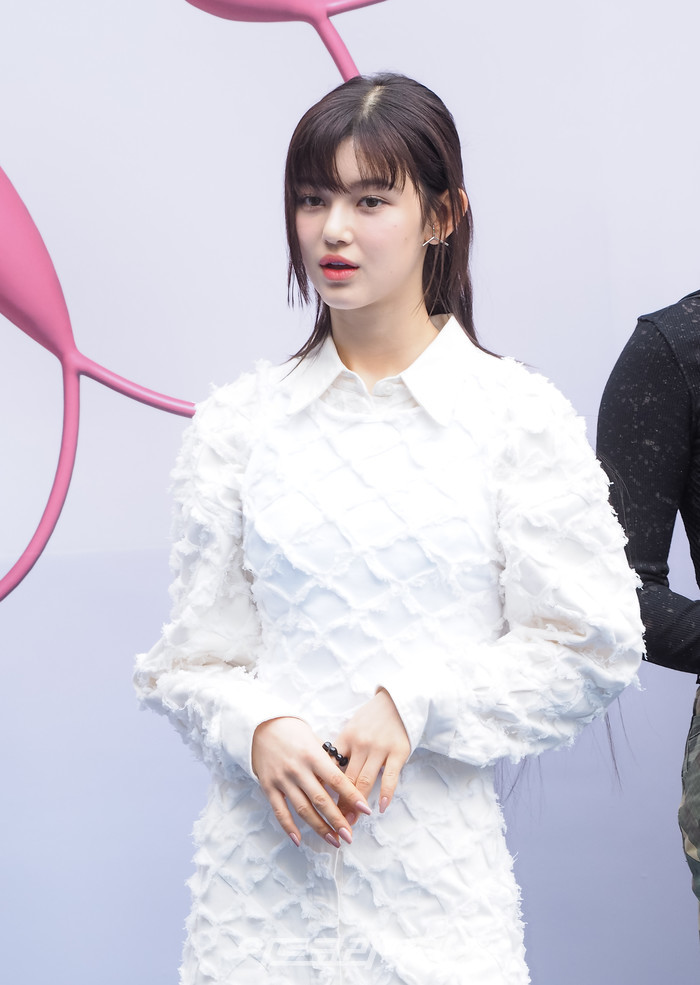 '2023 F/W 서울패션위크' 오프닝 이성동 디자이너의 얼킨(Ul:kin) 패션쇼 포토월(뉴진스 다니엘) 2023.03.15 사진 ⓒ아트코리아방송 이용선 기자​​