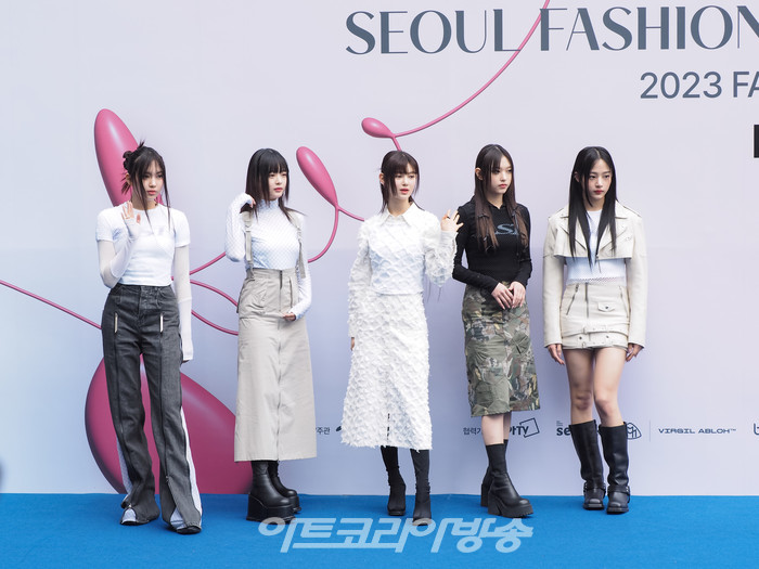 '2023 F/W 서울패션위크' 오프닝 이성동 디자이너의 얼킨(Ul:kin) 패션쇼 포토월(뉴진스 혜인-하니-다니엘-해린-민지) 2023.03.15 사진 ⓒ아트코리아방송 이용선 기자​​