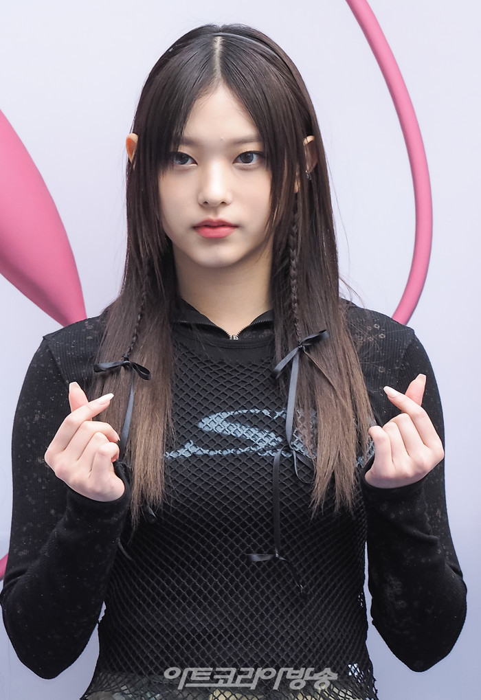 '2023 F/W 서울패션위크' 오프닝 이성동 디자이너의 얼킨(Ul:kin) 패션쇼 포토월(뉴진스 해린) 2023.03.15 사진 ⓒ아트코리아방송 이용선 기자​​