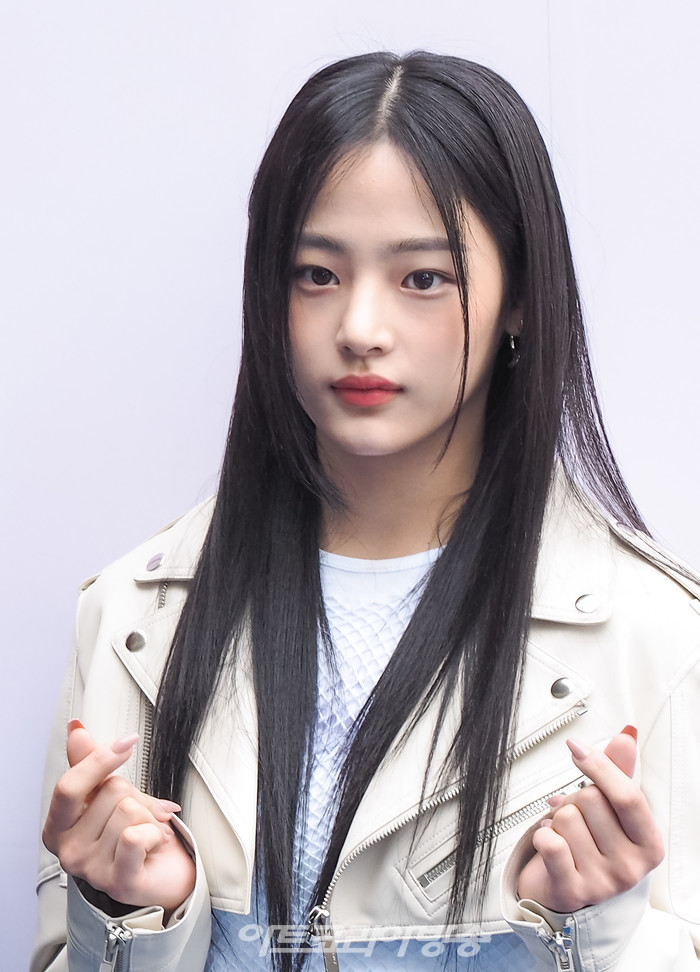 '2023 F/W 서울패션위크' 오프닝 이성동 디자이너의 얼킨(Ul:kin) 패션쇼 포토월(뉴진스 민지) 2023.03.15 사진 ⓒ아트코리아방송 이용선 기자​​